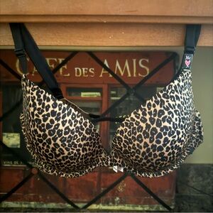 NWT Victoria’s Secret Leopard Print Women's push up Bra. Size 36C.